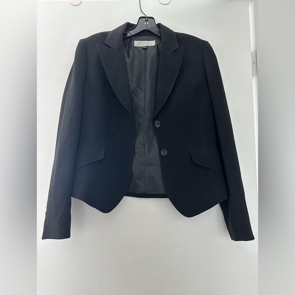 Tahari Women’s Black Blazer